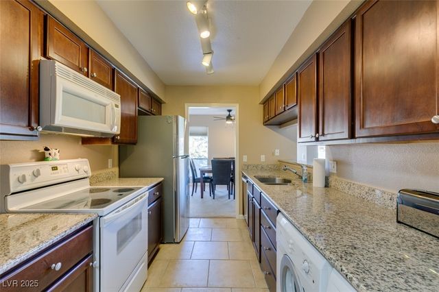 668 Oakmont Avenue 1715, Las Vegas, NV 89109