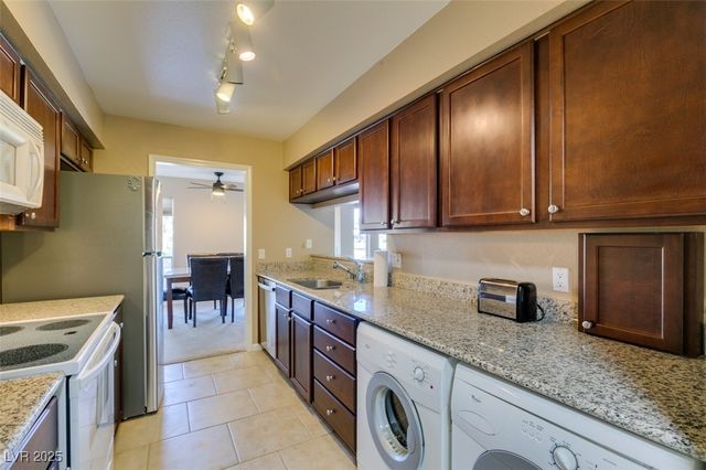 668 Oakmont Avenue 1715, Las Vegas, NV 89109