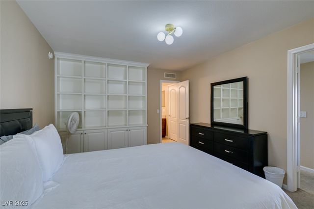 668 Oakmont Avenue 1715, Las Vegas, NV 89109