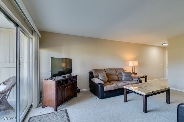 668 Oakmont Avenue 1715, Las Vegas, NV 89109