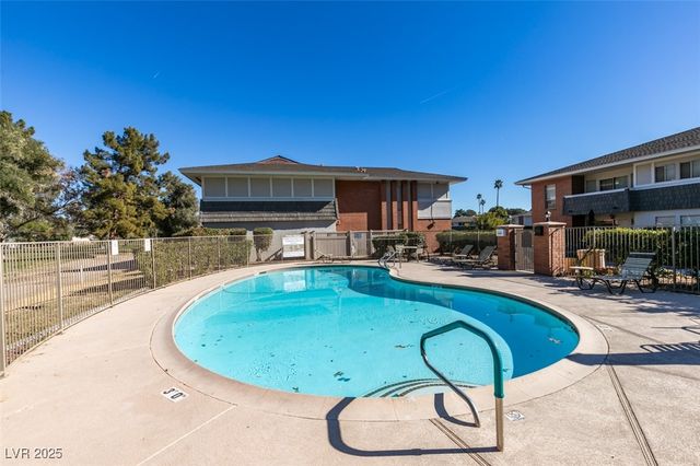 668 Oakmont Avenue 1715, Las Vegas, NV 89109