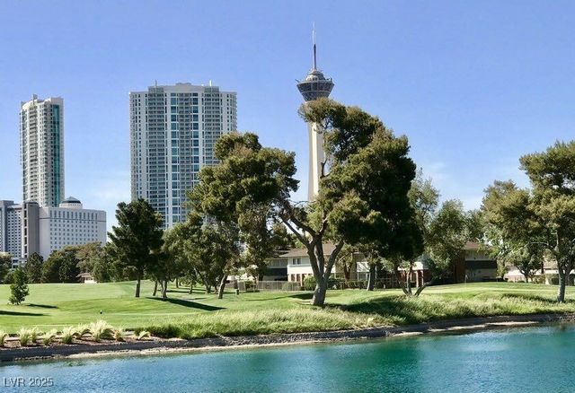 668 Oakmont Avenue 1715, Las Vegas, NV 89109