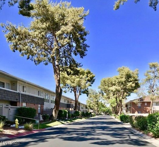 668 Oakmont Avenue 1715, Las Vegas, NV 89109