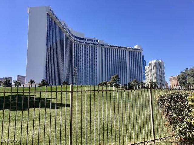 668 Oakmont Avenue 1715, Las Vegas, NV 89109