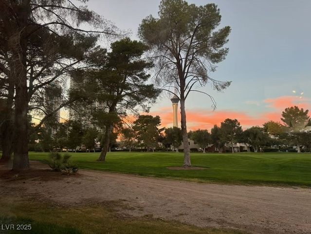 668 Oakmont Avenue 1715, Las Vegas, NV 89109