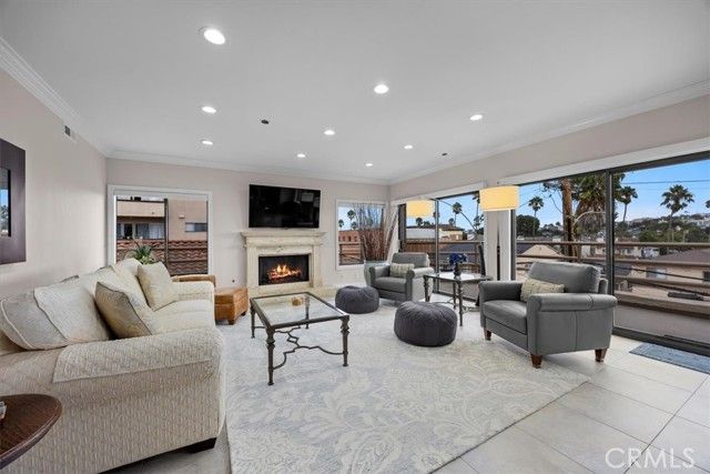 512 Esplanade 303, Redondo Beach, CA 90277