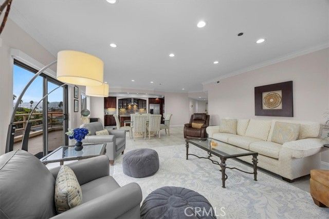 512 Esplanade 303, Redondo Beach, CA 90277