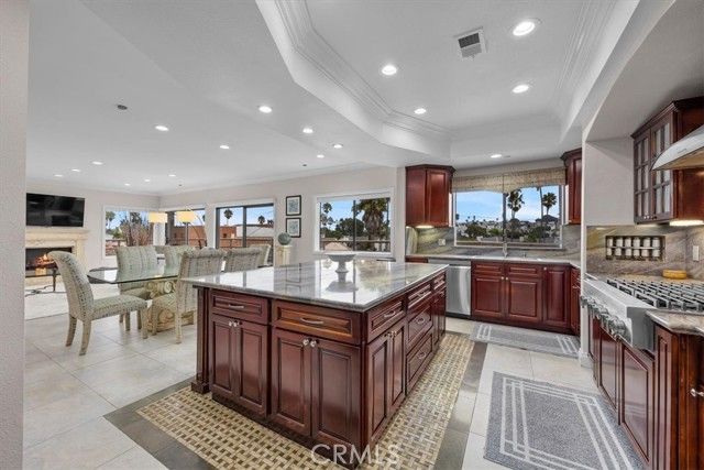 512 Esplanade 303, Redondo Beach, CA 90277