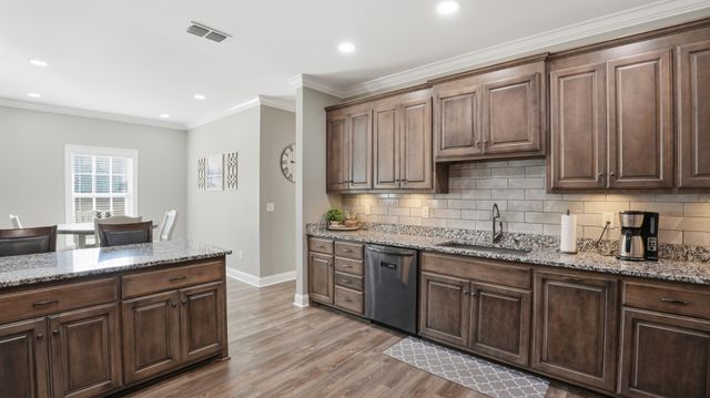 667 Pete Sain Rd, Manchester, TN 37355