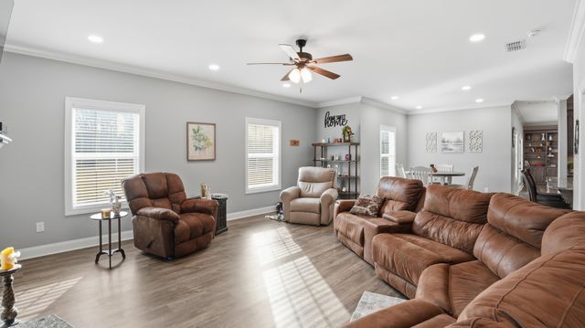 667 Pete Sain Rd, Manchester, TN 37355