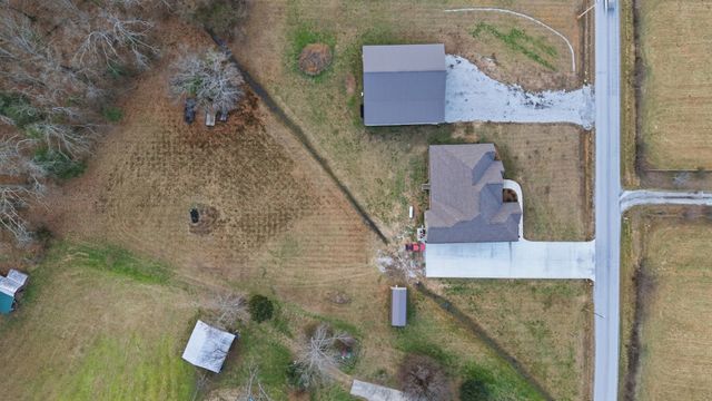 667 Pete Sain Rd, Manchester, TN 37355