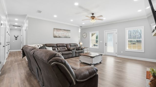 667 Pete Sain Rd, Manchester, TN 37355