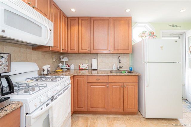 19815 33rd Avenue, Flushing, NY 11358