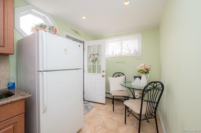 19815 33rd Avenue, Flushing, NY 11358