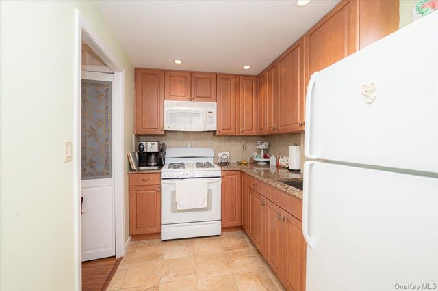 19815 33rd Avenue, Flushing, NY 11358