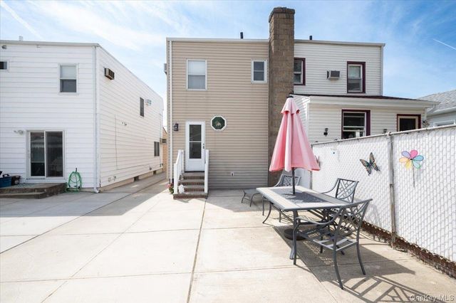 19815 33rd Avenue, Flushing, NY 11358