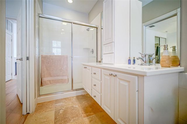 8523 LEATHERLEAF LANE, Orlando, FL 32827