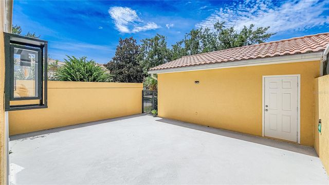 8523 LEATHERLEAF LANE, Orlando, FL 32827