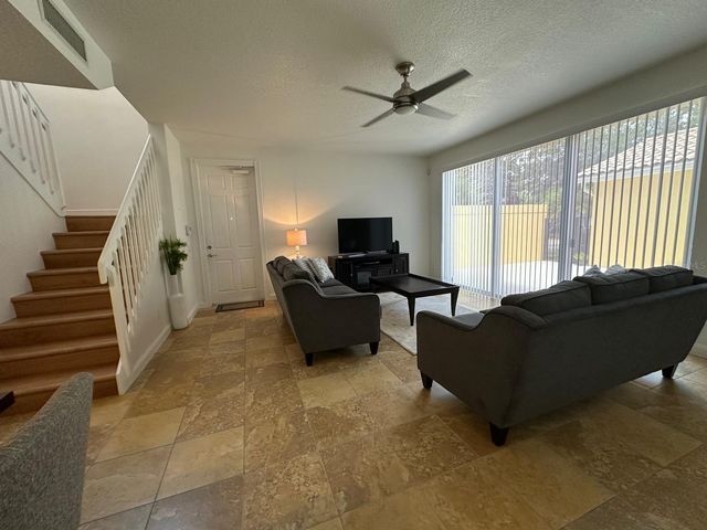 8523 LEATHERLEAF LANE, Orlando, FL 32827