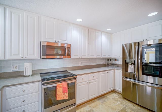 8523 LEATHERLEAF LANE, Orlando, FL 32827