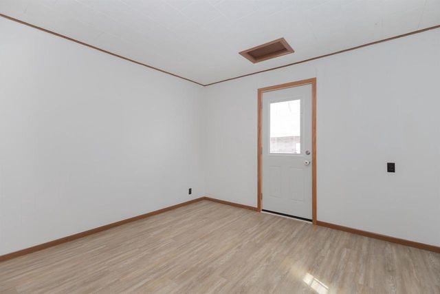 318 S MILL STREET, Hortonville, WI 54944