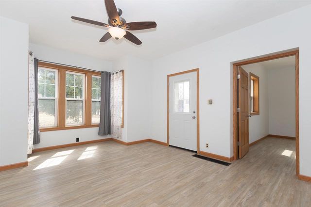318 S MILL STREET, Hortonville, WI 54944