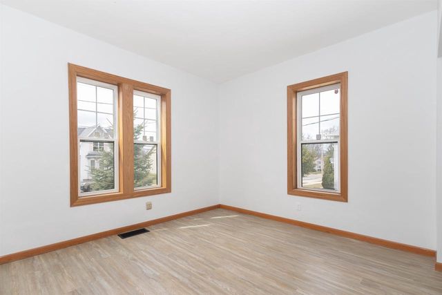 318 S MILL STREET, Hortonville, WI 54944