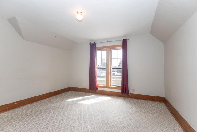 318 S MILL STREET, Hortonville, WI 54944