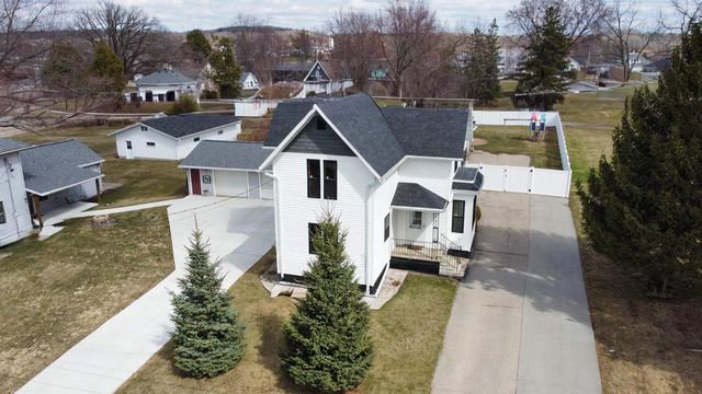 318 S MILL STREET, Hortonville, WI 54944