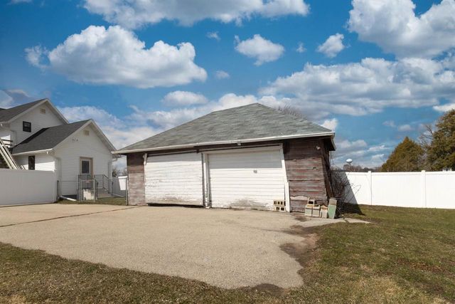 318 S MILL STREET, Hortonville, WI 54944