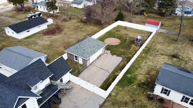 318 S MILL STREET, Hortonville, WI 54944