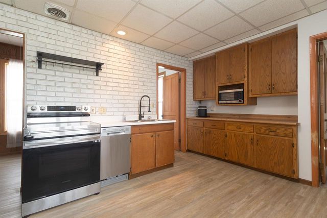 318 S MILL STREET, Hortonville, WI 54944