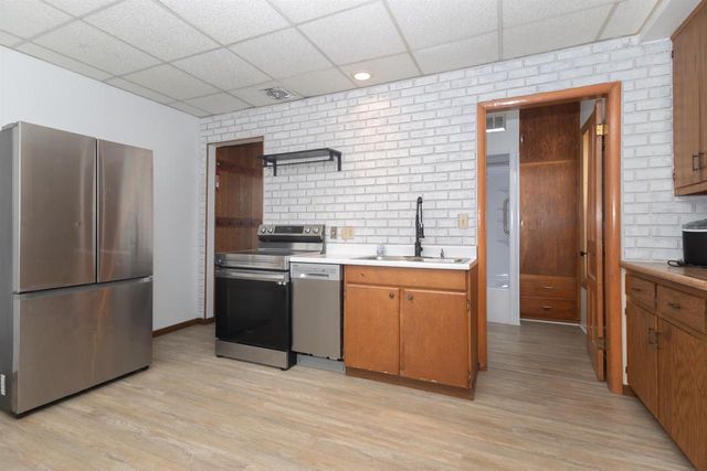 318 S MILL STREET, Hortonville, WI 54944