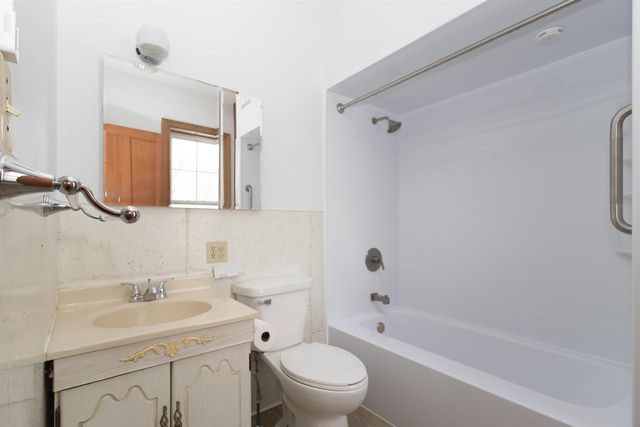 318 S MILL STREET, Hortonville, WI 54944