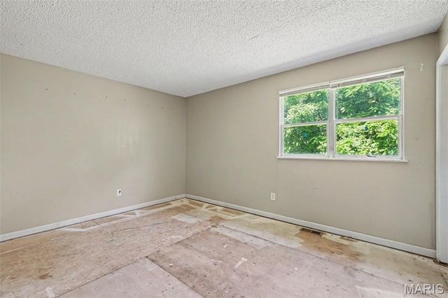 2337 Millvalley Drive, Florissant, MO 63031