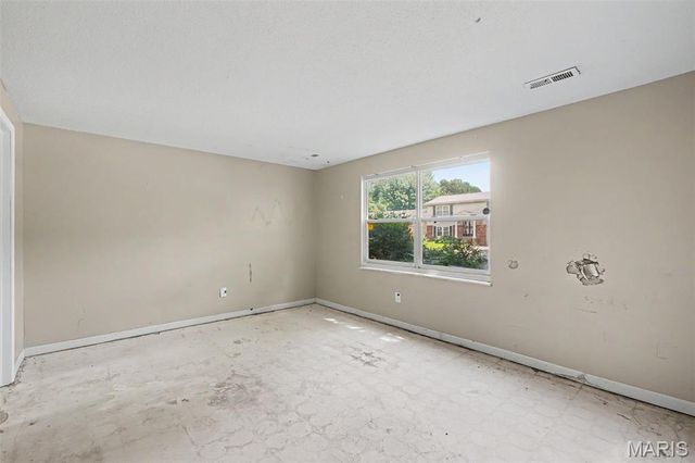 2337 Millvalley Drive, Florissant, MO 63031