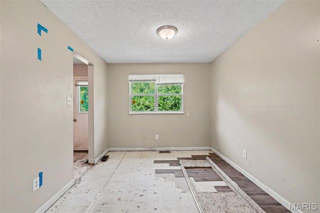 2337 Millvalley Drive, Florissant, MO 63031