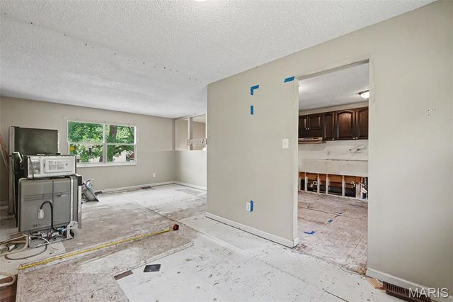 2337 Millvalley Drive, Florissant, MO 63031