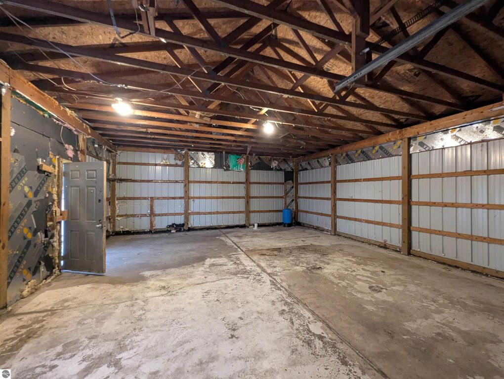 Image 6 of property listing at N/A Reed Road, Sterling, MI 48659