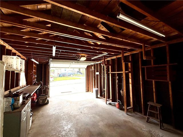 2116 W Pike St, Chartiers, PA 15342