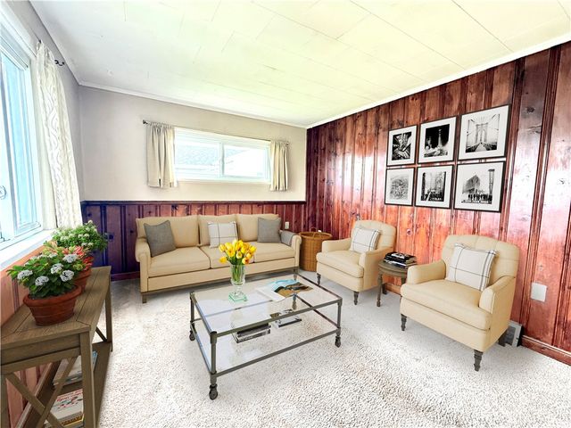 2116 W Pike St, Chartiers, PA 15342