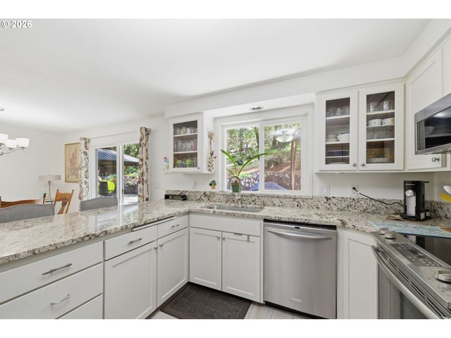 88119 TIKI Ln, Springfield, OR 97478