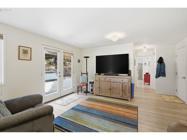 88119 TIKI Ln, Springfield, OR 97478