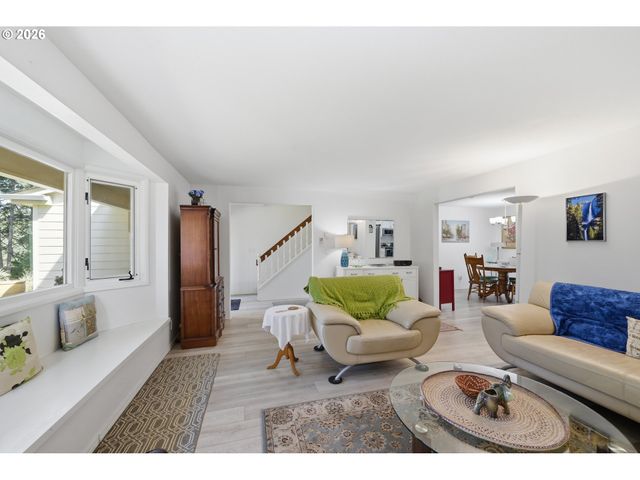 88119 TIKI Ln, Springfield, OR 97478