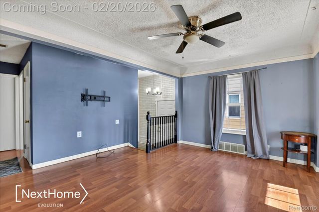 26214 Pennie Street, Dearborn Heights, MI 48125