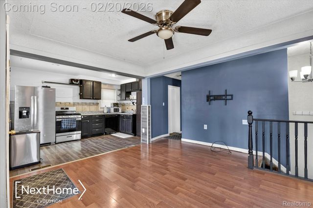 26214 Pennie Street, Dearborn Heights, MI 48125