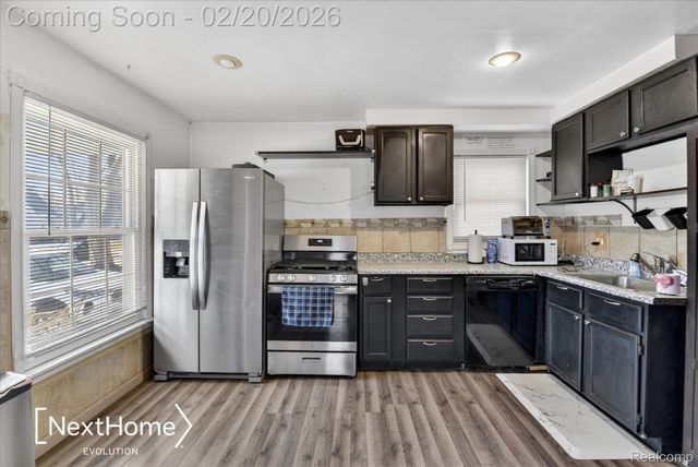 26214 Pennie Street, Dearborn Heights, MI 48125