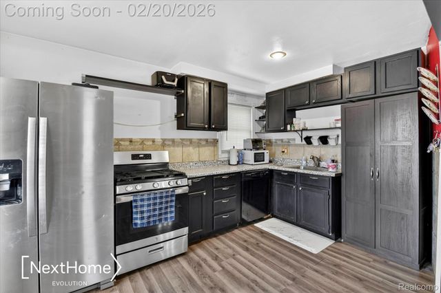 26214 Pennie Street, Dearborn Heights, MI 48125