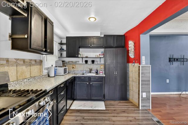 26214 Pennie Street, Dearborn Heights, MI 48125