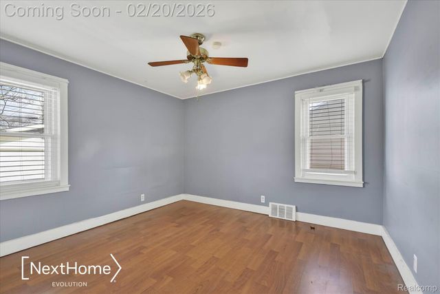 26214 Pennie Street, Dearborn Heights, MI 48125